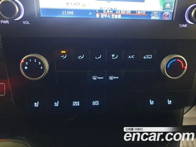 Hyundai Staria 2023 — Photo 17/20