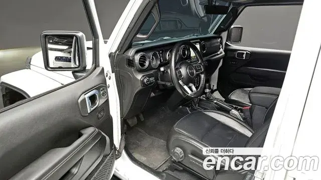 Jeep Wrangler 2021 — Фото 11/20