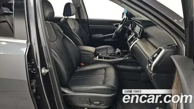 Kia Sorento 2022 — Фото 11/20