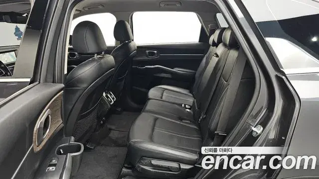 Kia Sorento 2022 — Фото 12/20