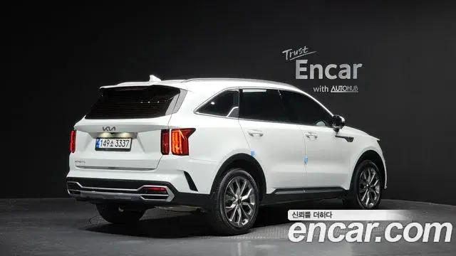 Kia Sorento 2023 — ფოტო 2/20