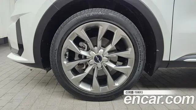 Kia Sorento 2023 — ფოტო 10/20