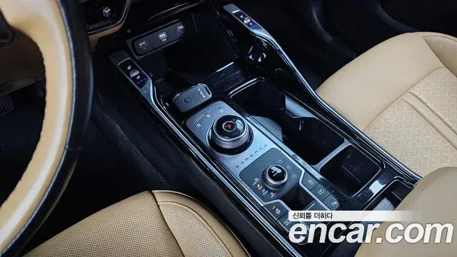 Kia Sorento 2023 — ფოტო 14/20