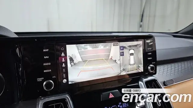 Kia Sorento 2023 — ფოტო 15/20
