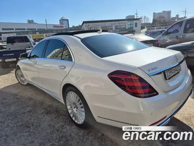 Mercedes-Benz S-Class 2018 — Photo 16/20
