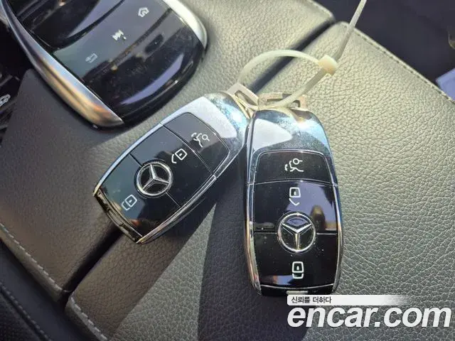 Mercedes-Benz S-Class 2018 — Photo 19/20