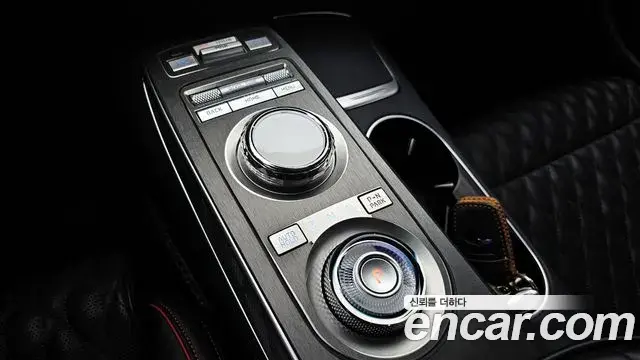 Genesis GV70 2021 — Photo 18/20