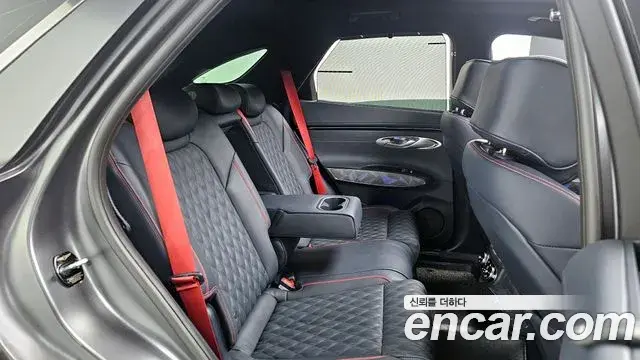 Genesis GV70 2021 — Photo 15/20