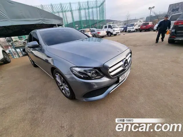 Mercedes-Benz E-Class 2018 — Şəkil 9/20