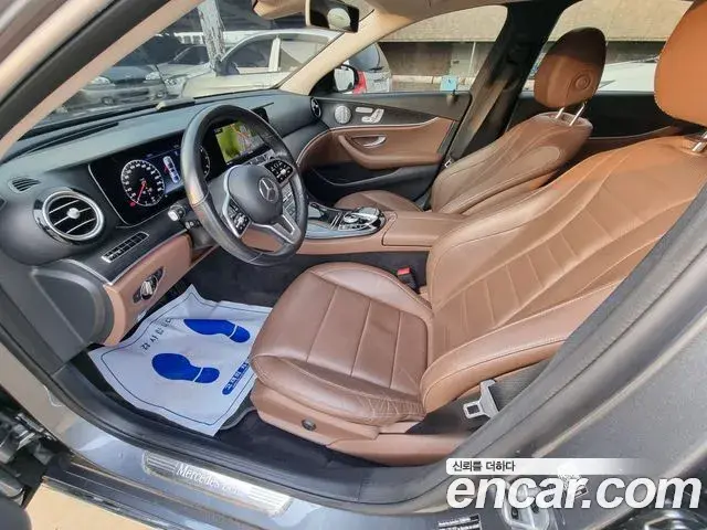 Mercedes-Benz E-Class 2018 — Şəkil 16/20