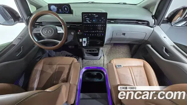 Hyundai Staria 2022 — ფოტო 11/20