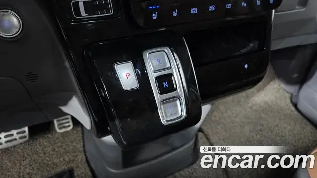 Hyundai Staria 2022 — ფოტო 20/20