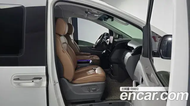 Hyundai Staria 2022 — ფოტო 15/20