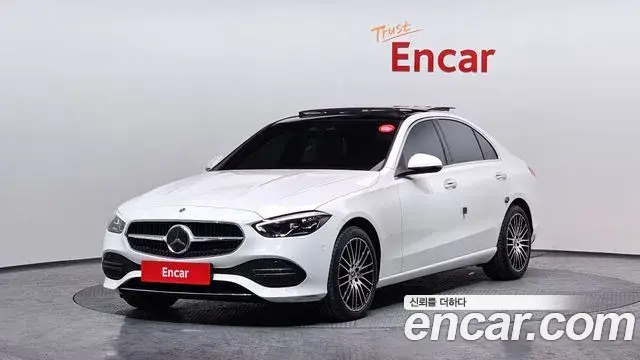 Mercedes-Benz C-Class 2022 — Photo 8/20