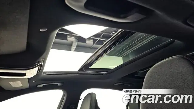 Mercedes-Benz C-Class 2022 — Photo 13/20