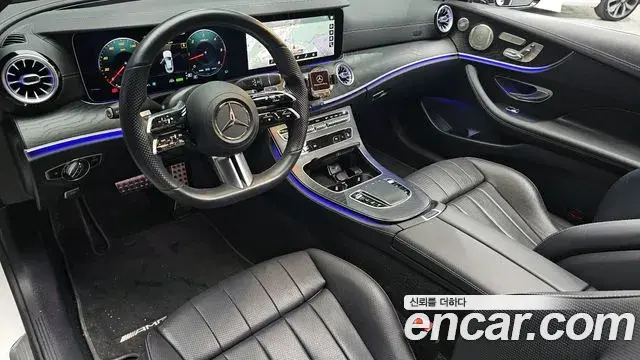 Mercedes-Benz E-Class 2022 — Photo 14/20