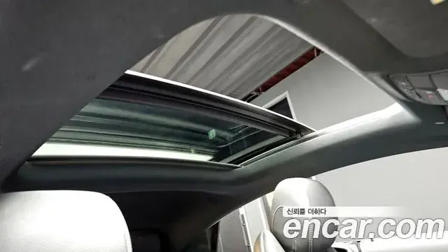 Mercedes-Benz E-Class 2022 — Photo 2/20