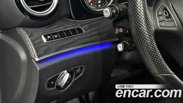 Mercedes-Benz E-Class 2018 — ფოტო 2/20