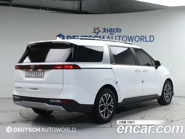 Kia Carnival 2021 — Фото 1/20