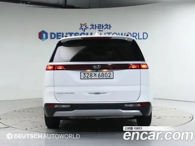 Kia Carnival 2021 — Фото 3/20