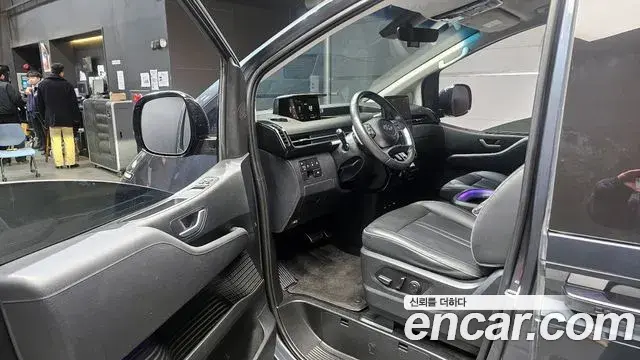 Hyundai Staria 2022 — Фото 10/20