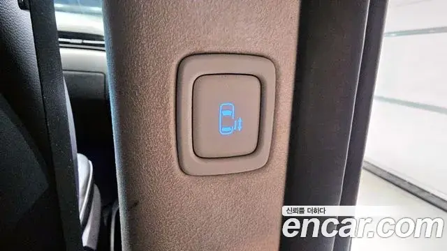Hyundai Staria 2022 — Фото 19/20