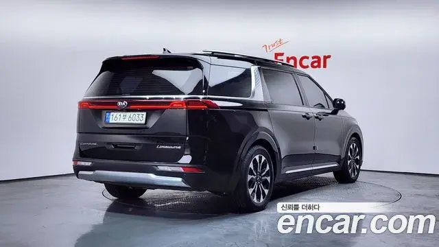 Kia Carnival 2021 — Photo 2/20