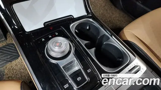 Kia Carnival 2021 — Photo 9/20