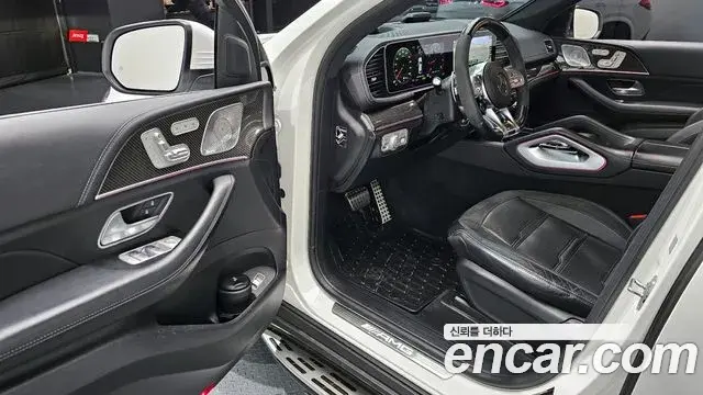 Mercedes-Benz GLE-Class 2021 — Photo 16/20