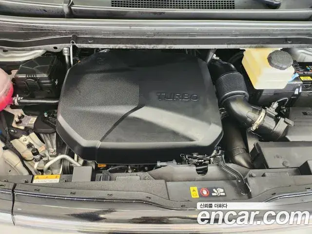 Hyundai Staria 2025 — Photo 6/20
