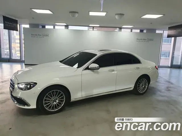 Mercedes-Benz E-Class 2023 — ფოტო 1/17