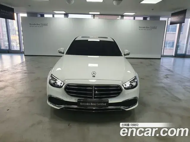 Mercedes-Benz E-Class 2023 — ფოტო 6/17