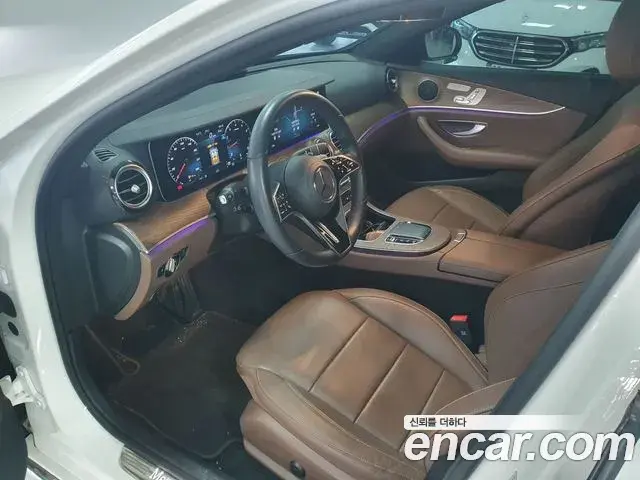 Mercedes-Benz E-Class 2023 — ფოტო 10/17