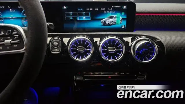 Mercedes-Benz A-Class 2022 — Photo 9/20