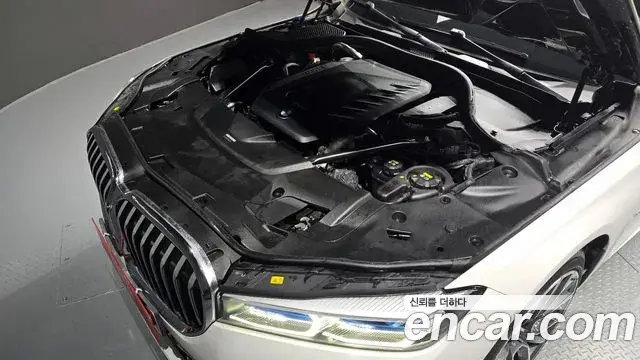 BMW 7 Series 2021 — ფოტო 15/20