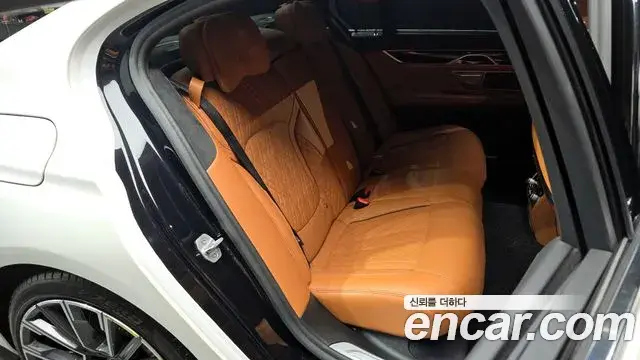 BMW 7 Series 2021 — ფოტო 14/20