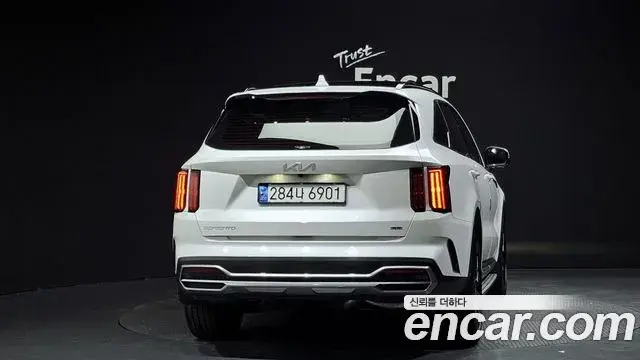 Kia Sorento 2023 — Şəkil 10/20
