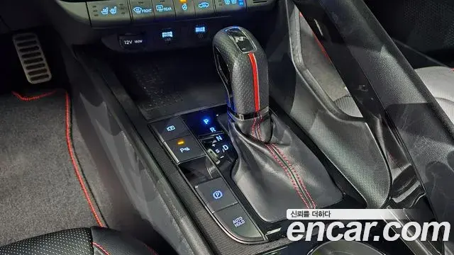 Hyundai The New Avante Hybrid 2021 — Photo 7/20