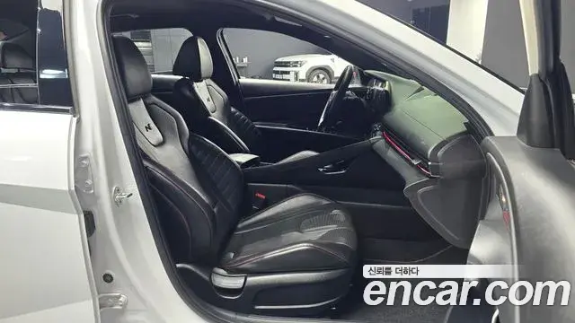 Hyundai The New Avante Hybrid 2021 — Photo 9/20
