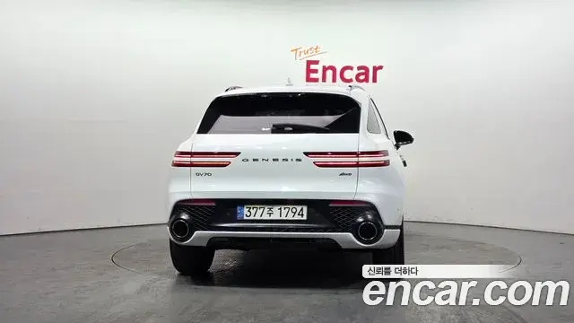 Genesis GV70 2021 — ფოტო 7/20