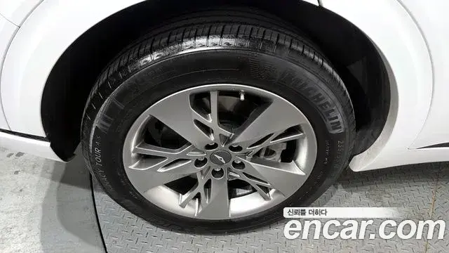 Genesis GV70 2021 — ფოტო 12/20