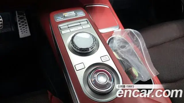 Genesis GV70 2021 — ფოტო 20/20