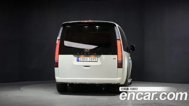 Hyundai Staria 2023 — Şəkil 1/20