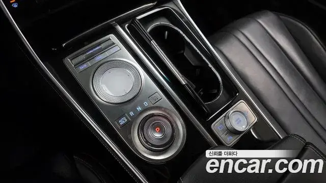 Genesis GV80 2020 — ფოტო 19/20