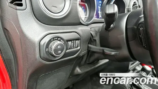Jeep Wrangler 2020 — Фото 14/20