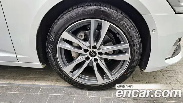 Audi A6 2022 — ფოტო 16/20