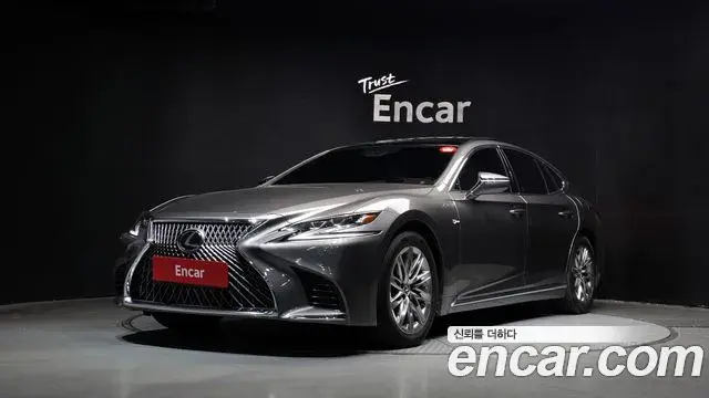 Lexus LS500 2018 — Photo 9/20