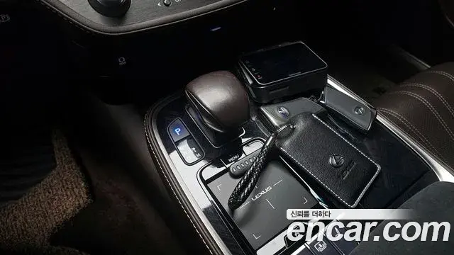 Lexus LS500 2018 — Photo 1/20