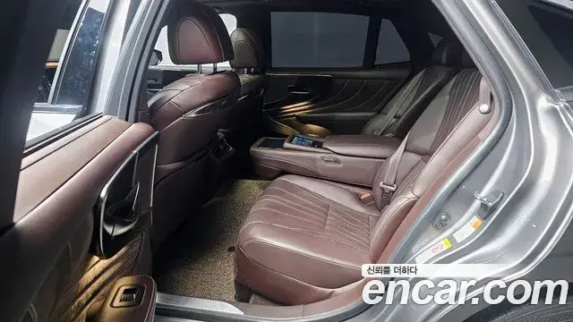 Lexus LS500 2018 — Photo 12/20