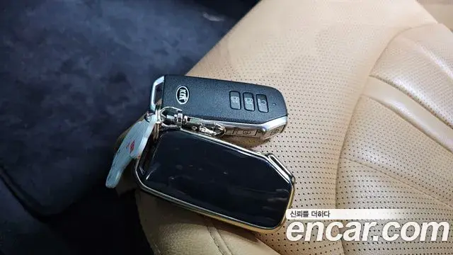 Kia K5 2020 — Photo 7/35